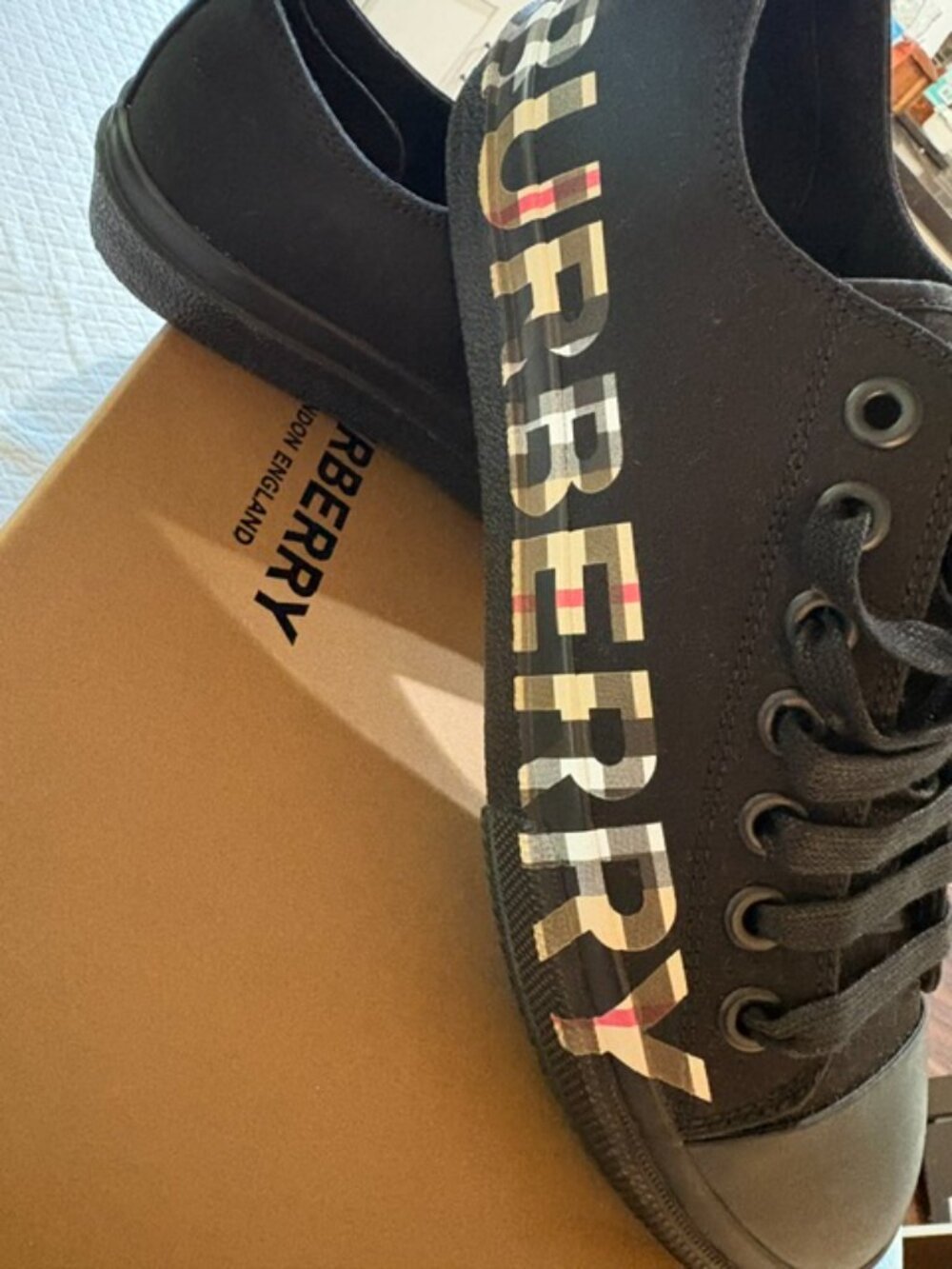 Burberry Tennis Shoes